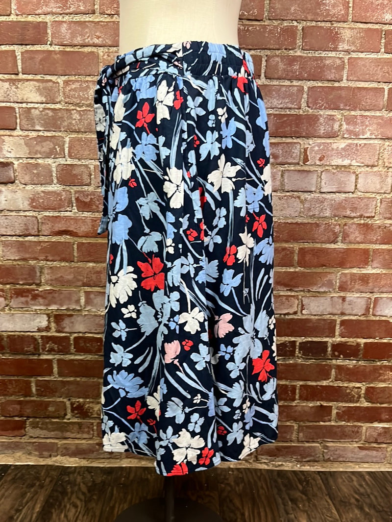 Time and Tru Blue Floral Skirt Size XXL